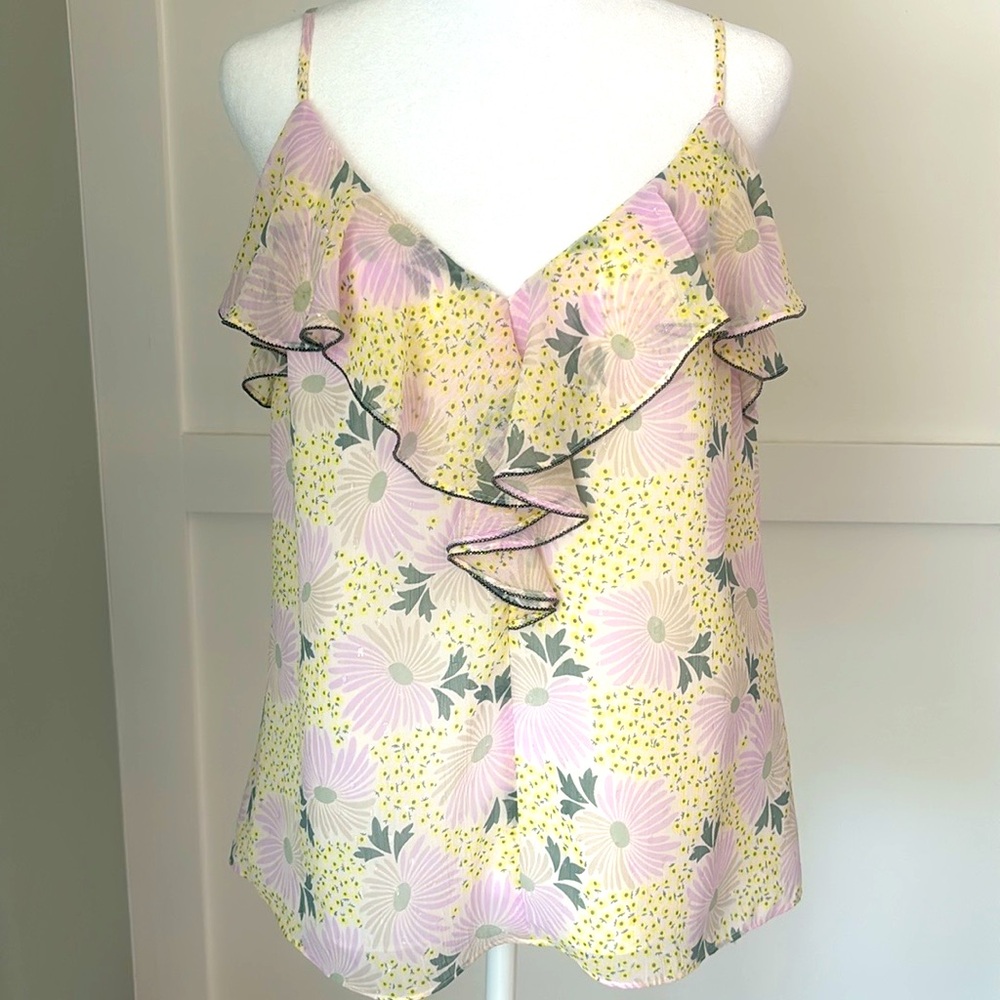 Ted Baker London Tank size 2. Lined with a soft ivory tank.